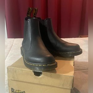 Doc Marten Chelsea boot